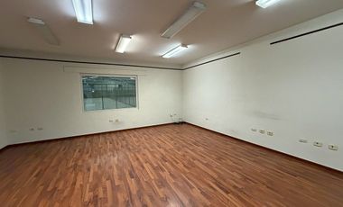 Nave Industrial de 2,677 m² en PIVA + 503 m² área exterior