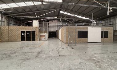 Nave Industrial de 2,677 m² en PIVA + 503 m² área exterior