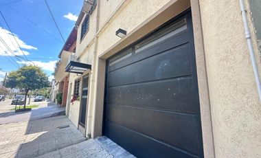 VENTA CASA 3 AMBIENTES PATIO GARAGE