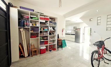 VENTA CASA 3 AMBIENTES PATIO GARAGE