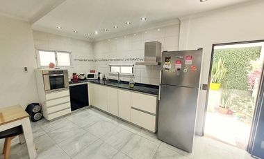 VENTA CASA 3 AMBIENTES PATIO GARAGE