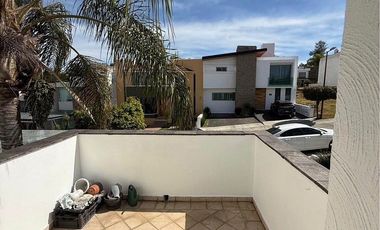 CASA EN RENTA EN ALTOZANO MORELIA