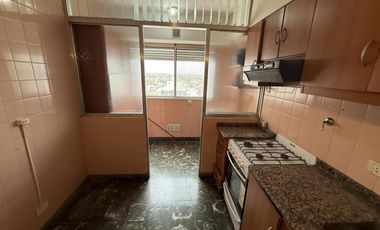 Departamento en alquiler de 4 ambientes con dos baños