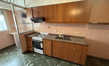 Departamento en alquiler de 4 ambientes con dos baños