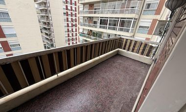 Departamento en alquiler de 4 ambientes con dos baños