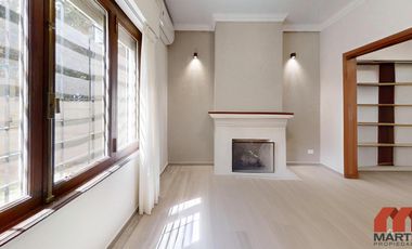 Casa en Venta de 4 Ambientes con Jardín y Quincho - Martinez