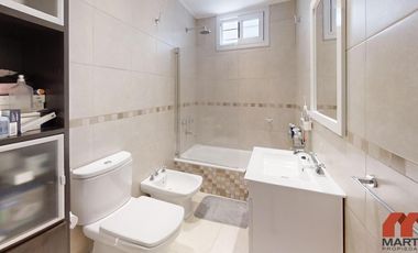 Casa en Venta de 4 Ambientes con Jardín y Quincho - Martinez