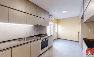 Casa en Venta de 4 Ambientes con Jardín y Quincho - Martinez