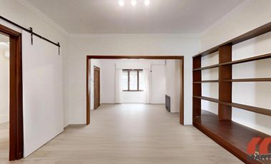 Casa en Venta de 4 Ambientes con Jardín y Quincho - Martinez