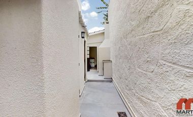 Casa en Venta de 4 Ambientes con Jardín y Quincho - Martinez