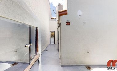 Casa en Venta de 4 Ambientes con Jardín y Quincho - Martinez