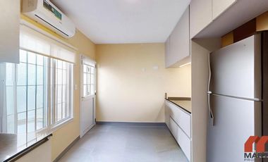 Casa en Venta de 4 Ambientes con Jardín y Quincho - Martinez