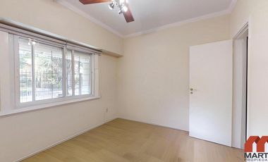 Casa en Venta de 4 Ambientes con Jardín y Quincho - Martinez