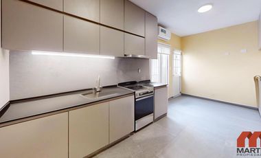 Casa en Venta de 4 Ambientes con Jardín y Quincho - Martinez