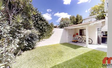 Casa en Venta de 4 Ambientes con Jardín y Quincho - Martinez