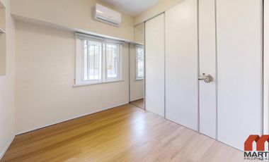 Casa en Venta de 4 Ambientes con Jardín y Quincho - Martinez