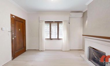 Casa en Venta de 4 Ambientes con Jardín y Quincho - Martinez