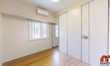 Casa en Venta de 4 Ambientes con Jardín y Quincho - Martinez