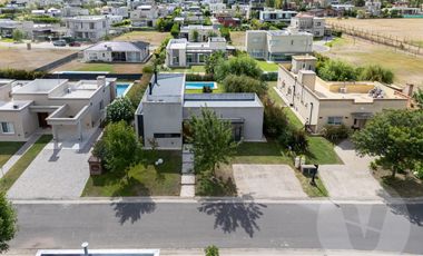 Casa en venta - Canning, Barrio Santa Inés