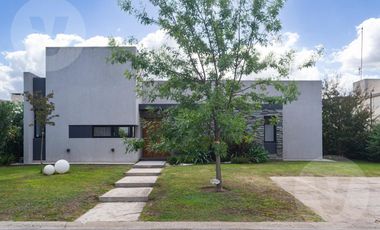 Casa en venta - Canning, Barrio Santa Inés