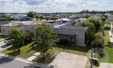 Casa en venta - Canning, Barrio Santa Inés