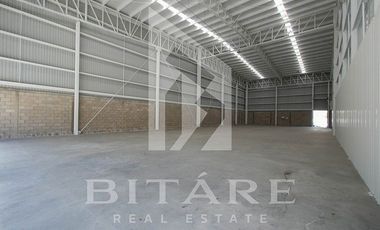BODEGA EN VENTA FRENTE AL MERCADO DE ABASTOS