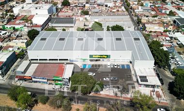 BODEGA EN VENTA FRENTE AL MERCADO DE ABASTOS