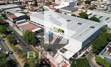 BODEGA EN VENTA FRENTE AL MERCADO DE ABASTOS