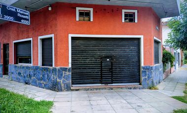 Local en esquina a una cuadra de Panamericana y a 4 de Unicenter local con baño