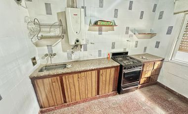 VENTA CASA 3 AMBIENTES COCHERA PATIO JARDIN VALENTIN ALSINA