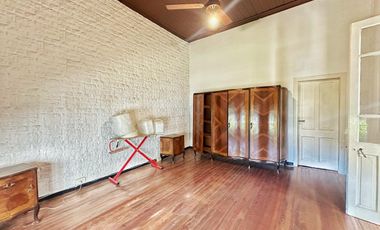 VENTA CASA 3 AMBIENTES COCHERA PATIO JARDIN VALENTIN ALSINA