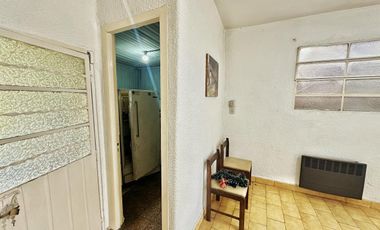 VENTA CASA 3 AMBIENTES COCHERA PATIO JARDIN VALENTIN ALSINA
