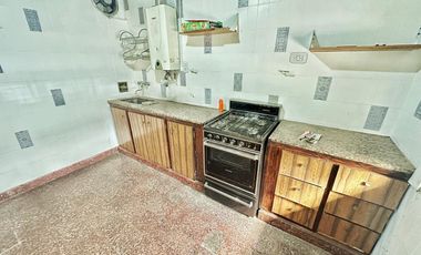 VENTA CASA 3 AMBIENTES COCHERA PATIO JARDIN VALENTIN ALSINA