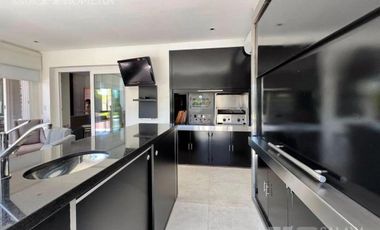 Casa en San Isidro Labrador alquiler 6 ambientes -