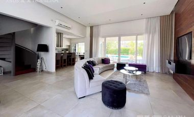 Casa en San Isidro Labrador alquiler 6 ambientes -