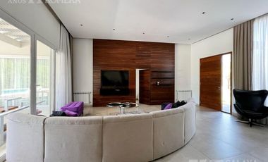 Casa en San Isidro Labrador alquiler 6 ambientes -