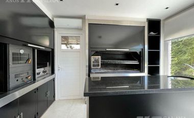 Casa en San Isidro Labrador alquiler 6 ambientes -