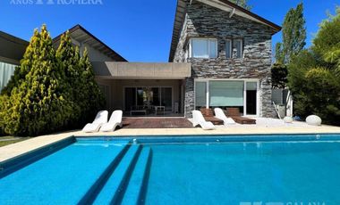 Casa en San Isidro Labrador alquiler 6 ambientes -