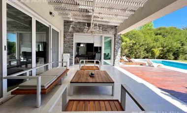 Casa en San Isidro Labrador alquiler 6 ambientes -