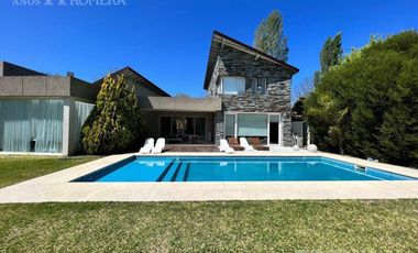 Casa en San Isidro Labrador alquiler 6 ambientes -