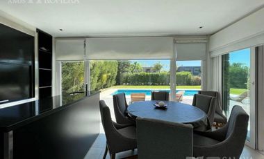 Casa en San Isidro Labrador alquiler 6 ambientes -