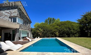 Casa en San Isidro Labrador alquiler 6 ambientes -