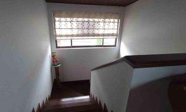 Arriendo espectacular casa esquinera en el exclusivo sector de Alhambra