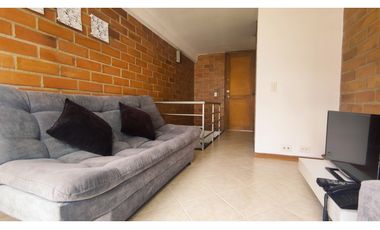 Arriendo apartamento AMOBLADO duplex, la aguacatala, Medellín