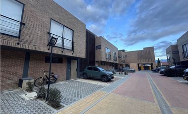 Vendo casa en camino de la floresta