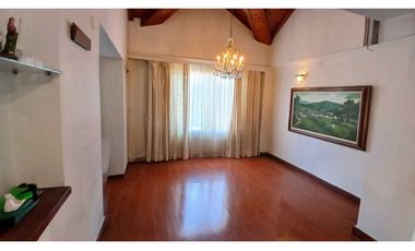 ARRIENDO  ESPETACULAR  CASA UNIFAMILIAR  EN CHIA.