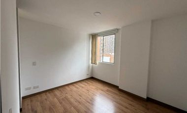 VENTA DE APARTAMENTO EN CIUDAD DEL RIO, PISO ALTO.