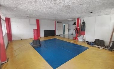 LOCAL ESQUINERO EN VENTA PALMIRA  PARA OFICINA O CONSULTORIO 2DO PISO