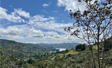 Venta de Lote En El Retiro Carrizales
