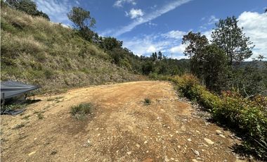 Venta de Lote En El Retiro Carrizales